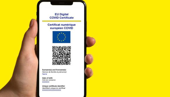 El certificado emitido por la Unión Europea, que entra oficialmente en vigor el jueves, puede ser usado en su versión digital e impresa. (Foto: Twitter / Comisión Europea).
