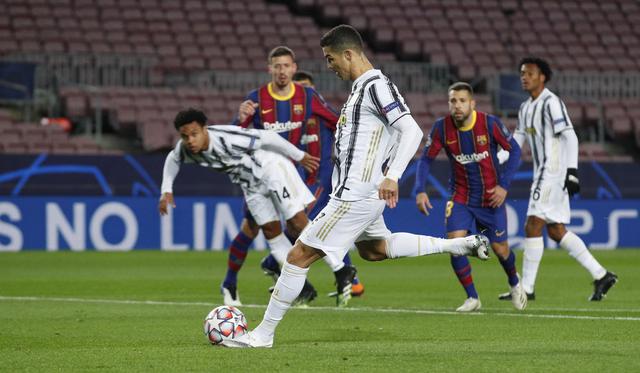 Cristiano Ronaldo anotó el 1-0 de Juventus sobre Barcelona | Foto: REUTERS