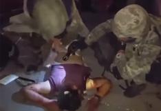 YouTube: militares ayudan a sicarios heridos en tiroteo en México