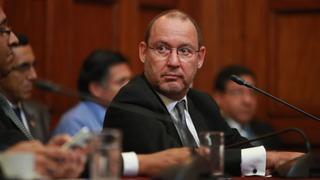 Bancadas coordinan moción para exigir renuncia de Chlimper al BCR
