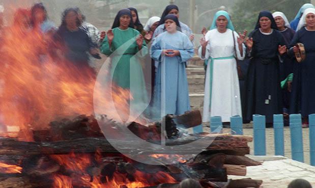 21 de junio del año 2000. Velorio de Ezequiel Ataucusi Gamonal. (Foto: Veronica Salem / Archivo El Comercio)