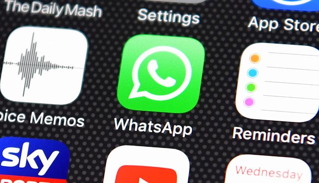 La información engañosa en WhatsApp es frecuente, sin embargo, existen consejos para evitar el reenvío de los mensajes. (Foto: AFP)