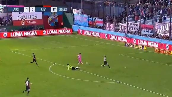 Juan Cruz Kaprof convirtió el 2-0 tras aprovechar error en defensa del ‘Millonario’ | Foto: Captura