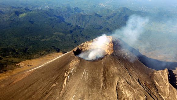 Posible erupción del Volcán Popocatépetl: ¿en qué municipios de Puebla se cancelan las clases? | En esta nota te contaremos en qué municipios de Puebla es que se tomará esta radical decisión que busca prevenir cualquier daño y salvaguardar, de esta manera, la integridad de miles. (AFP)