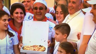 Francisco invitó a 1500 pobres a comer pizza tras canonización