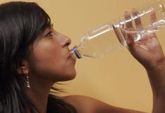 ¿Es realmente saludable tomar dos litros de agua al día?