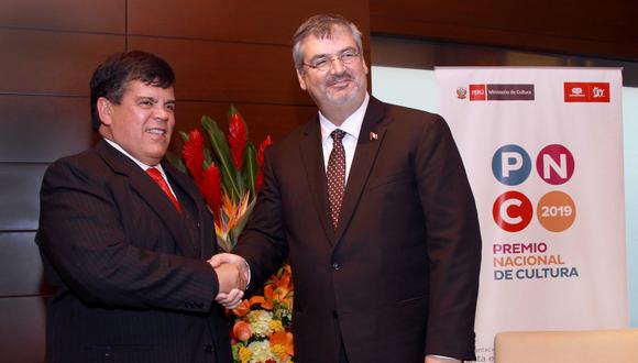 Carlos Paredes Lanatta y el ministro de Cultura, Luis Jaime Castillo Butters. (Foto: Difusión)