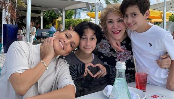 Jennifer Lopez pasó su día al lado de su madre y sus gemelos, Max y Emme. (Foto: Instagram @jlo).