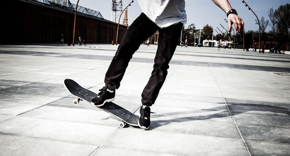 El joven no pudo sostener su skate cuando realizaba truco. (Foto: Pixabay)