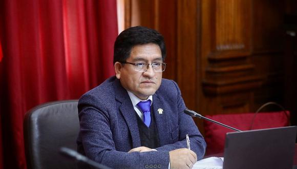 Elías Varas, de la bancada Perú Bicentenario, negó injerencia en la contratación de su hija en el Minsa. (Foto: Congreso)