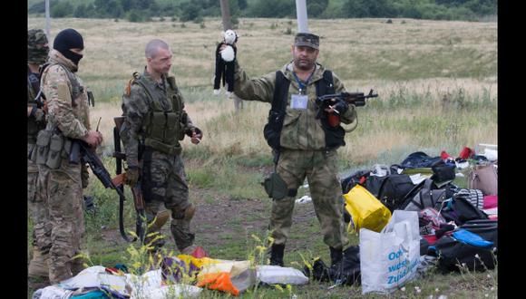 Separatistas impiden la investigación de los restos del avión