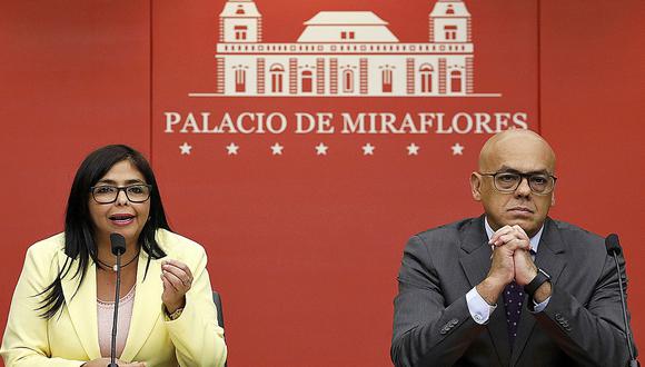 La vicepresidenta, Delcy Rodríguez, y su hermano Jorge, presidente del Parlamento de Venezuela fueron contagiados con el virus. (Foto: Marco Bello / Reuters)
