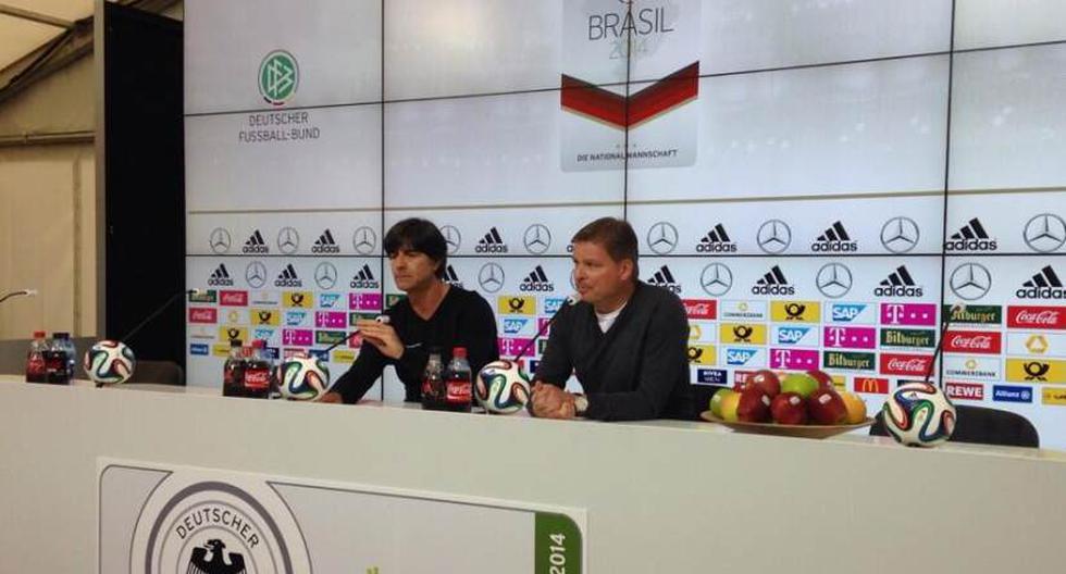 L&ouml;w ofreci&oacute; una conferencia de prensa para hablar sobre las lesiones en su equipo. (Foto: @DFB_Team)