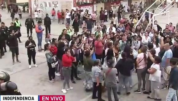El hecho ocurrió en el centro educativo Tahuantinsuyo. Todo habría ocurrido tras un ‘reto’ entre alumnos. Foto: TV Perú