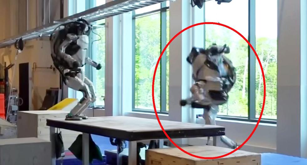 Falls, dances and somersaults: this was the life of the hydraulic robot Atlas |  VIDEO |  Boston Dynamics |  YouTube |  |  TECHNOLOGY