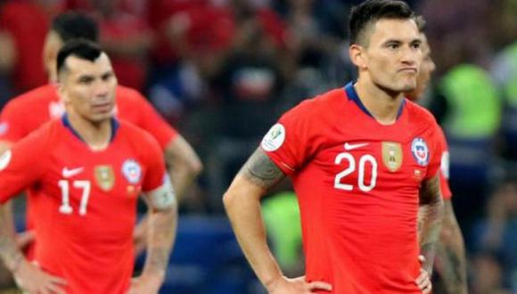 Selección de Chile cuenta con ocho jugadores en 'capilla' para enfrentar a Perú. (Foto: EFE)