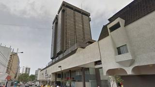 San Isidro: mujer murió al caer de edificio en C.C. Camino Real