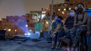 Cine y plegarias: el método para acallar las balas en Petare, la barriada más grande de Venezuela | FOTOS