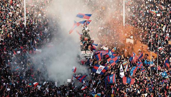Las protestas contra la desigualdad social en Chile alcanzaron una convocatoria sin precedentes y llevaron al gobierno a convocar un plebiscito para una nueva Constitución. (Foto: EFE)