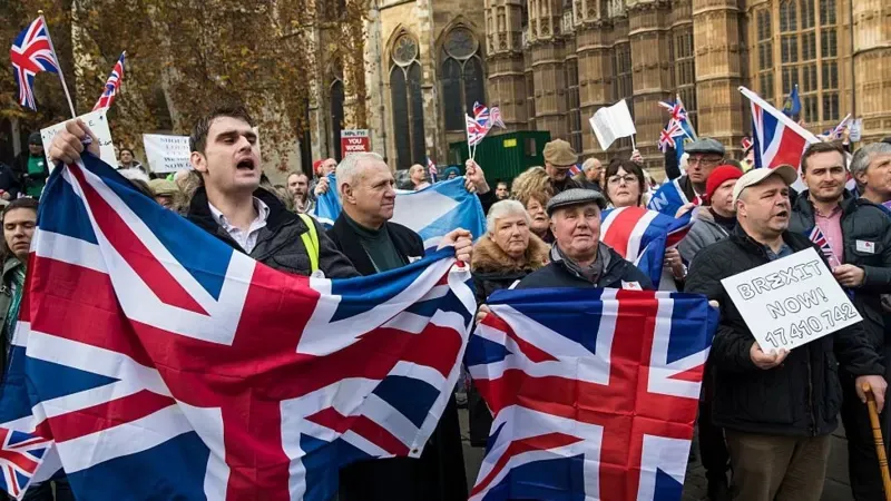 Pro-Brexit protesters in 2016. (Getty Images)