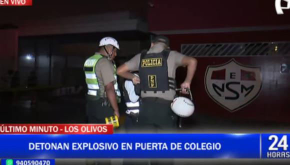 Sujetos lanzan explosivo contra puerta de colegio Monserrat de Los Olivos. (Foto: 24 Horas)