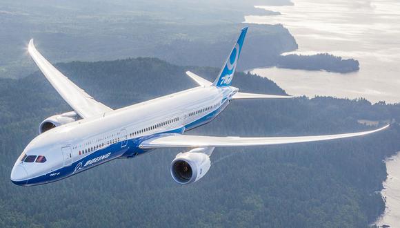 [VIDEO] Sorprendente despegue vertical del nuevo Boeing 787-9