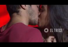 Argentina: Profesora fue despedida por besarse en la TV (VIDEO)