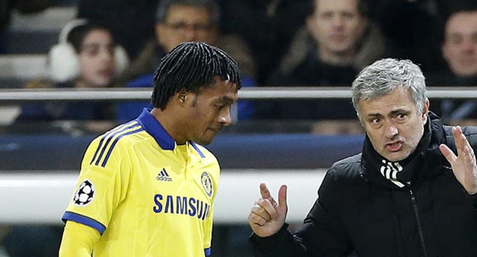 Cuadrado en plena charla con Mourinho (Foto: Getty Images)