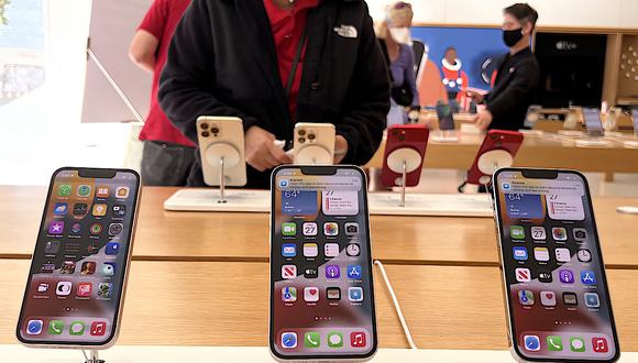 iOS 15.3 ya está disponible para ser descargado en el iPhone. (Foto: Justin Sullivan/Getty Images/AFP)