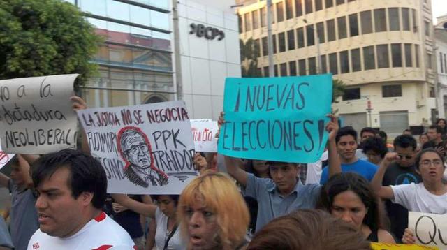 Los manifestantes partieron desde la plazuela Ignacio Merino y luego marcharon por el centro de la ciudad (Foto: radio Cutivalú)