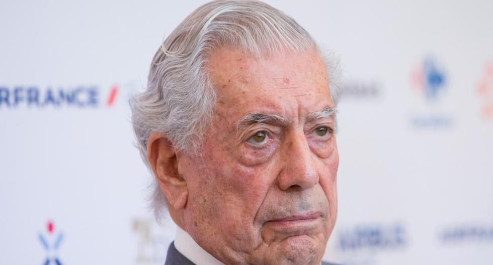Mario Vargas Llosa reivindicóque \"hay que acercar la literatura a las estrellas\" tras firmar en el Libro de Honor del Instituto de Astrofísica de Canarias (Foto: Getty Images)