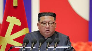 Kim Jong-un canta “victoria en la guerra contra la maligna enfermedad pandémica” del COVID-19