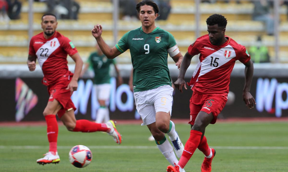 Perú chocó ante Bolivia en el Hernando Siles de La Paz por la jornada 5 de las Eliminatorias Qatar 2022. | Foto: AFP