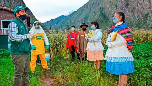 Todo plaguicida es de naturaleza tóxica por lo que su manipulación representa un riesgo, más si se realiza en condiciones no apropiadas. (Foto: Senasa)