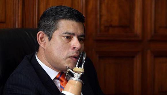 "Tenemos un ex ministro que mañana tendrá diez denunciados en la fiscalía", reclamó Luis Galarreta. (Foto: El Comercio)
