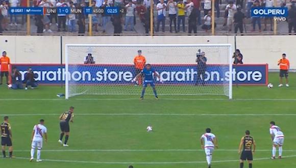Universitario vs. Municipal: Germán Denis erró su primer penal en el fútbol peruano | Foto: Captura