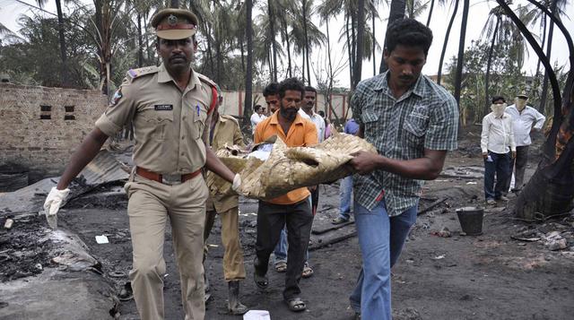 Mueren 15 personas tras explosión de gasoducto en la India - 1