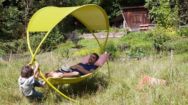 Descansa plácidamente en esta cama mecedora y hamaca a la vez - 1