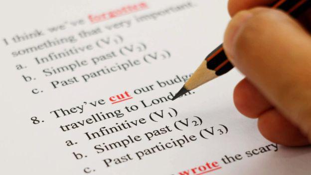 Si tu objetivo es tener un conocimiento al nivel de un nativo de la gramática inglesa, lo ideal es que empieces a estudiar antes de los 10 años, según el estudio. (Foto: Getty Images)