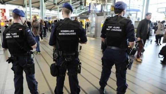 Evacúan el aeropuerto de Amsterdam por falsa alarma