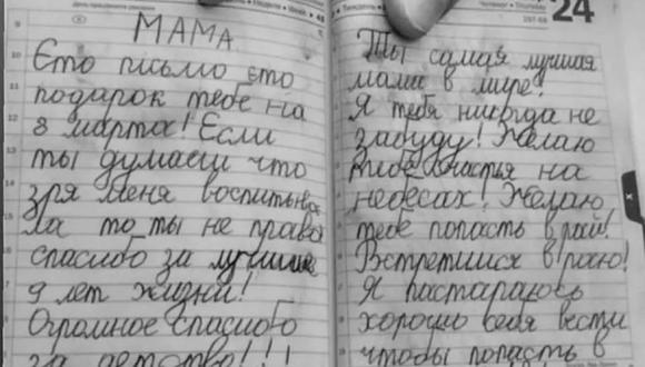 La carta original del niño ucraniano a su mamá muerta en la guerra. (Twitter @@femeninna).