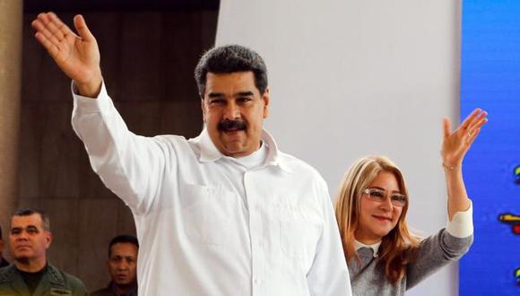 Nicolás Maduro y Cilia Flores, su esposa, el martes en Caracas, después de conocer las sanciones de EE.UU. contra Flores y el entorno más cercano del presidente. (Foto: EFE)