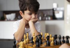 Experto indica que los niños pueden aprender a jugar ajedrez desde los 5 años