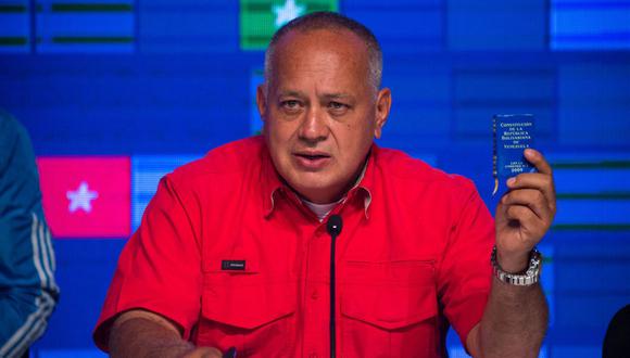 Diosdado Cabello, líder del Partido Socialista Unido de Venezuela (PSUV), habla tras el anuncio de los resultados de las elecciones legislativas en Caracas el 7 de diciembre de 2020. (Foto de Cristian Hernandez / AFP).