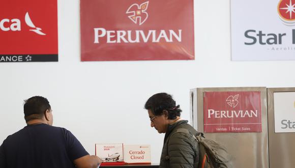 La empresa Peruvian Airlines anunció este viernes la suspensión de todos sus vuelos saliendo de Lima hasta nuevo aviso a causa de un embargo realizado por Aduanas. (Foto: GEC)