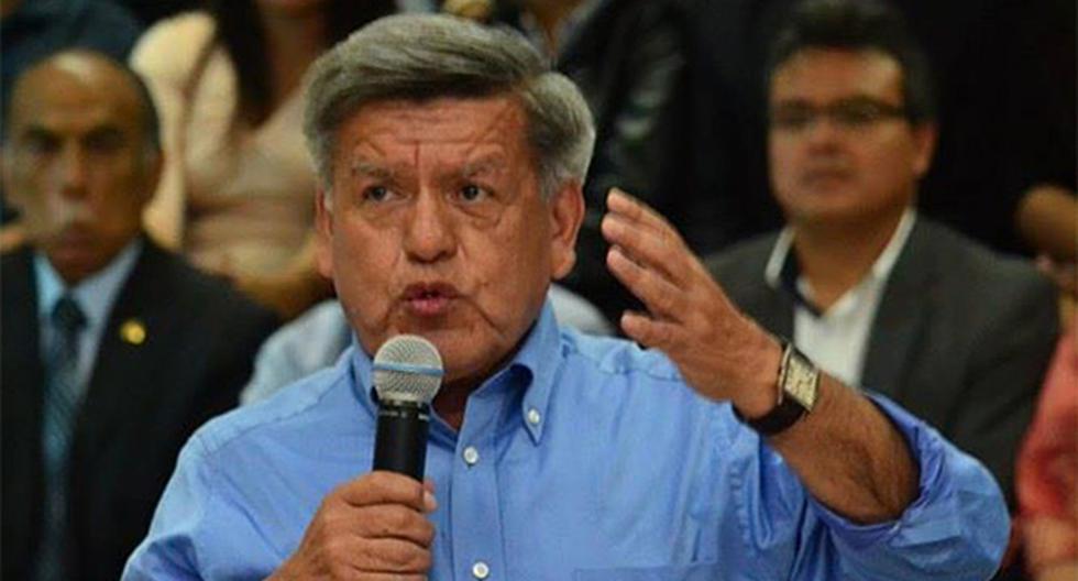 César Acuña dará una conferencia de prensa tras ser excluido de las Elecciones 2016, junto a Julio Guzmán, por el JNE. (Foto: Agencia Andina)