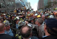 George Bush visita las ruinas del World Trade Center 