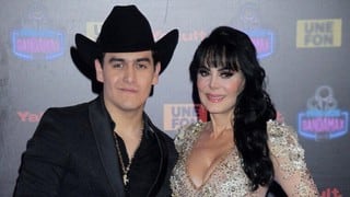 La vez que Julián Figueroa le cantó a la Virgen de Guadalupe junto a su madre Maribel Guardia 