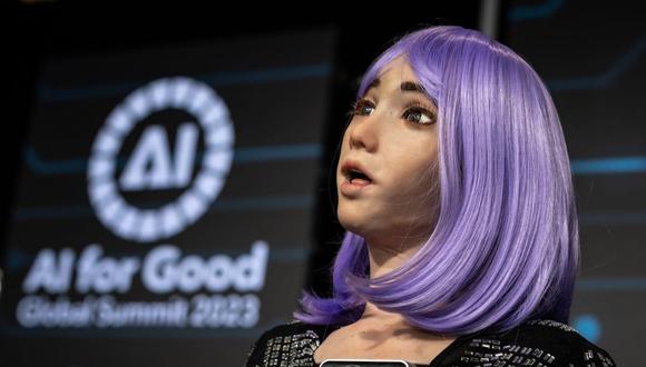 Desdémona, la presentadora robótica AI robot frontwoman "Desdemona" de Hanson Robotics durante su aparición en la conferencia AI for Good Global Summit en julio del 2023.