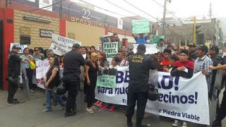Puente Piedra: familiares de detenidos protestaron frente a PJ